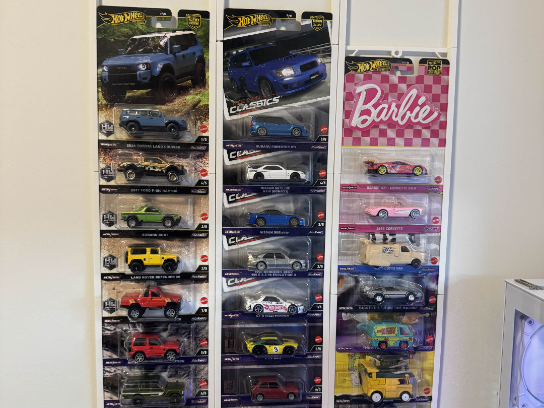1 64 Premium Card Wall Mount / Display