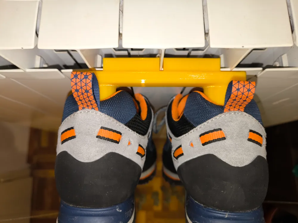Shoe Drying Radiator Hanger by Eskimo3D - MakerWorld