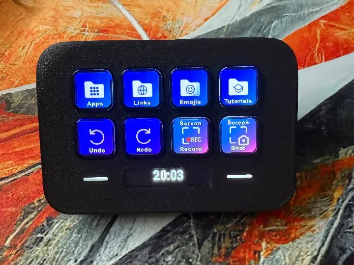 Elgato Stream Deck NEO BLACK EDITION
