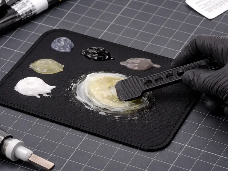 FAST PRINT Adhesive Mixing Tray in Everyday Use