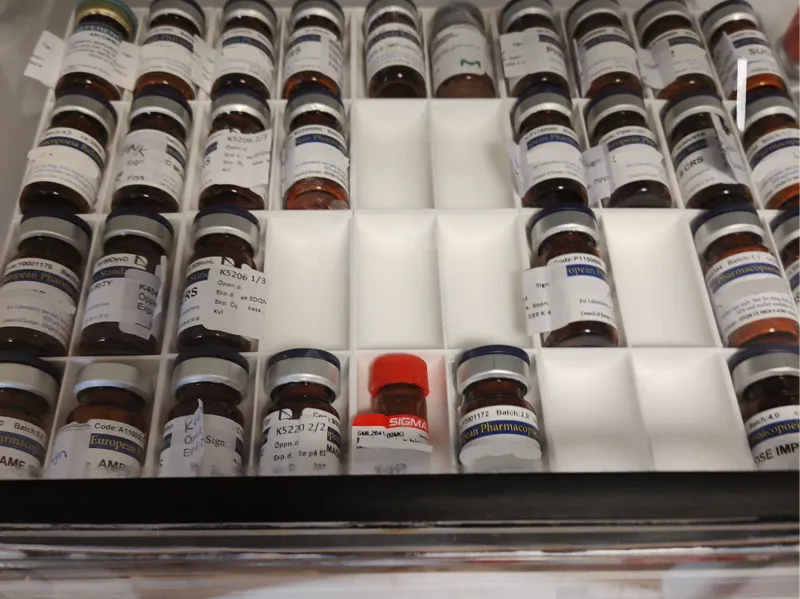 Modular Vial Organizer Laboratory Standards