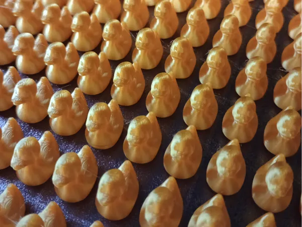 Multitude de petits canards