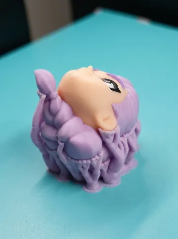 Llavero: RUMI – HUNTR/X K-POP Demon Hunter Keychain — vista de referencia 4