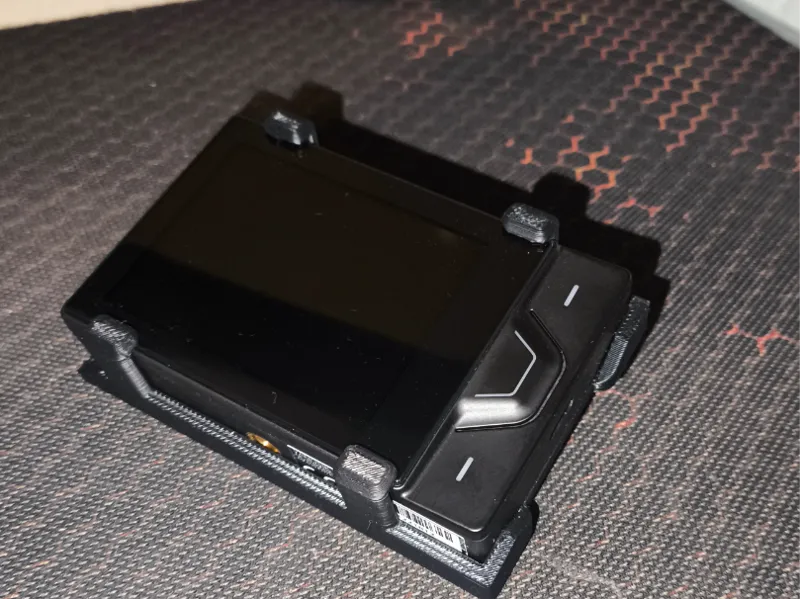 Yanosik RS Holder