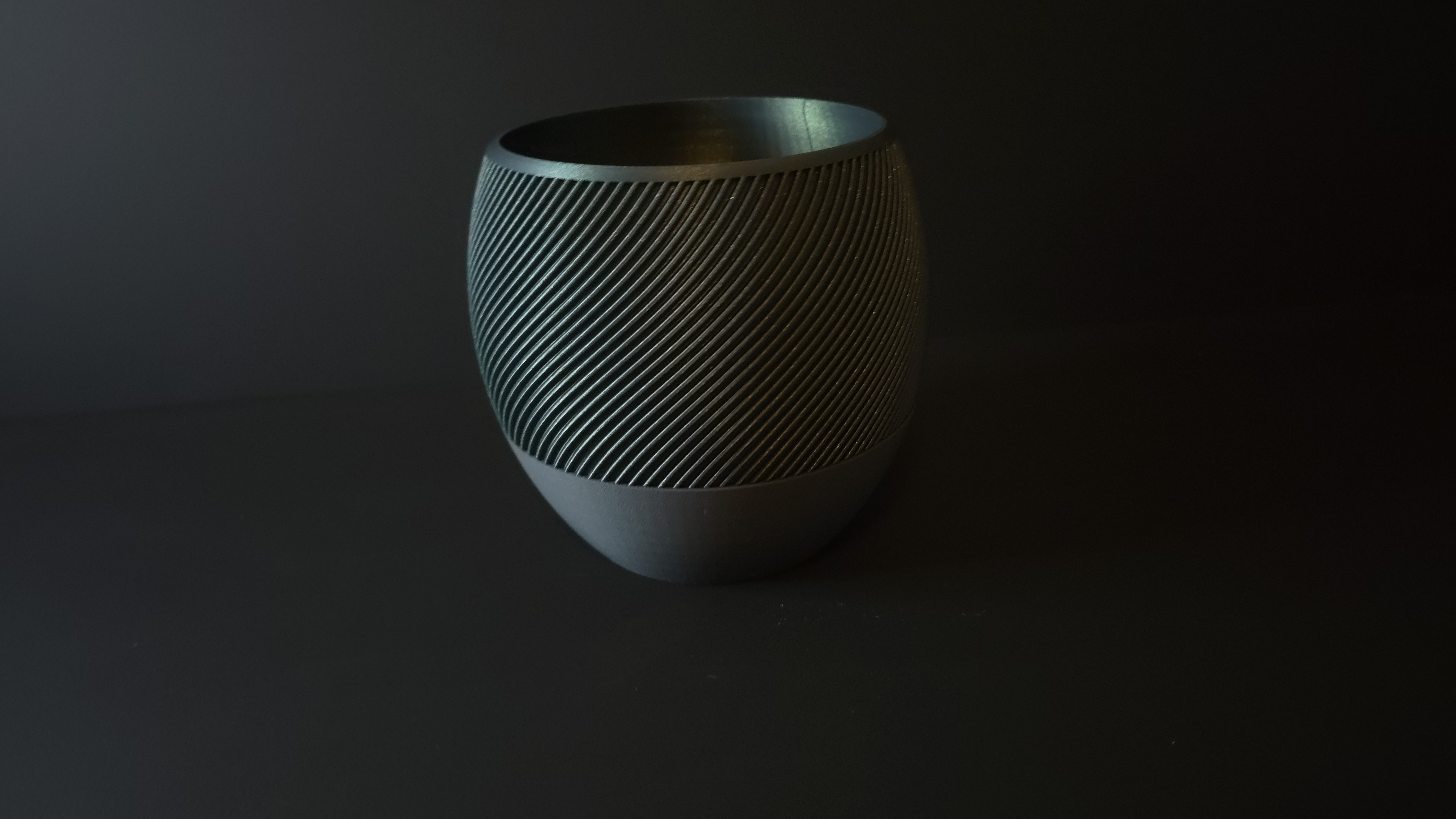 Miniatura 2 do modelo 3D Avela Flow Planter Set – Medium & Large