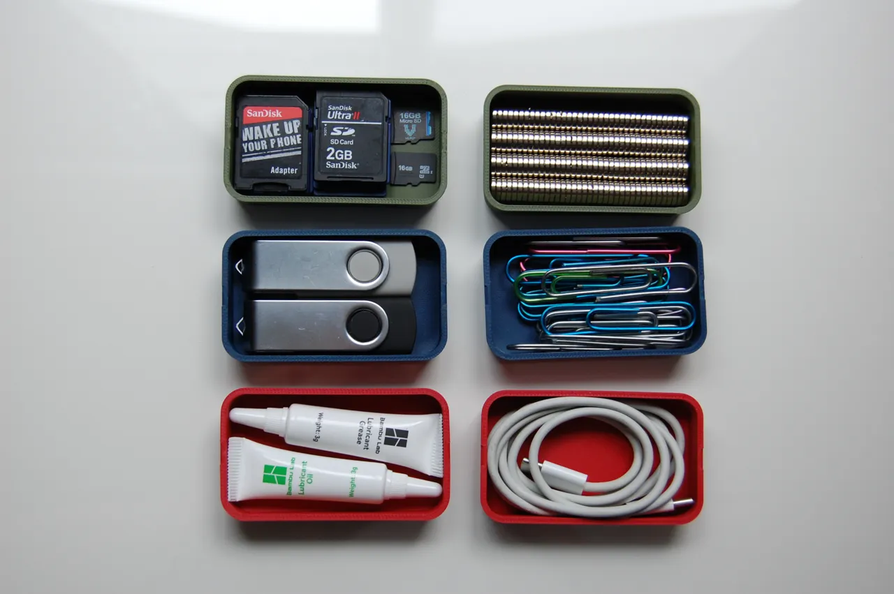 Customizable Mini Pocket Container view 3