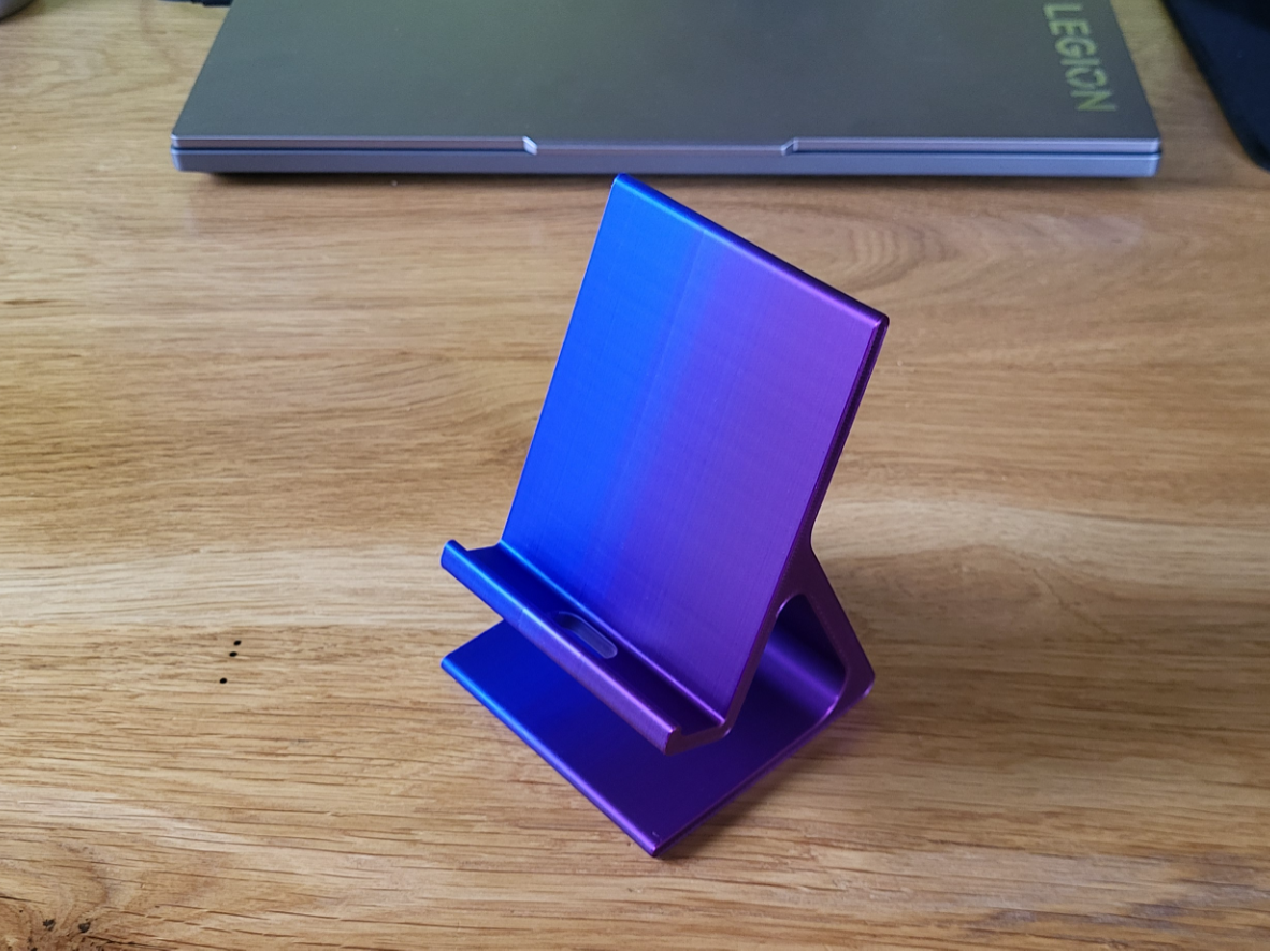 Minimalistic Phone Stand – Cable Friendly Holder