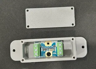 Quinled 3 wire data booster case