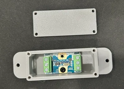 Quinled 3 wire data booster case