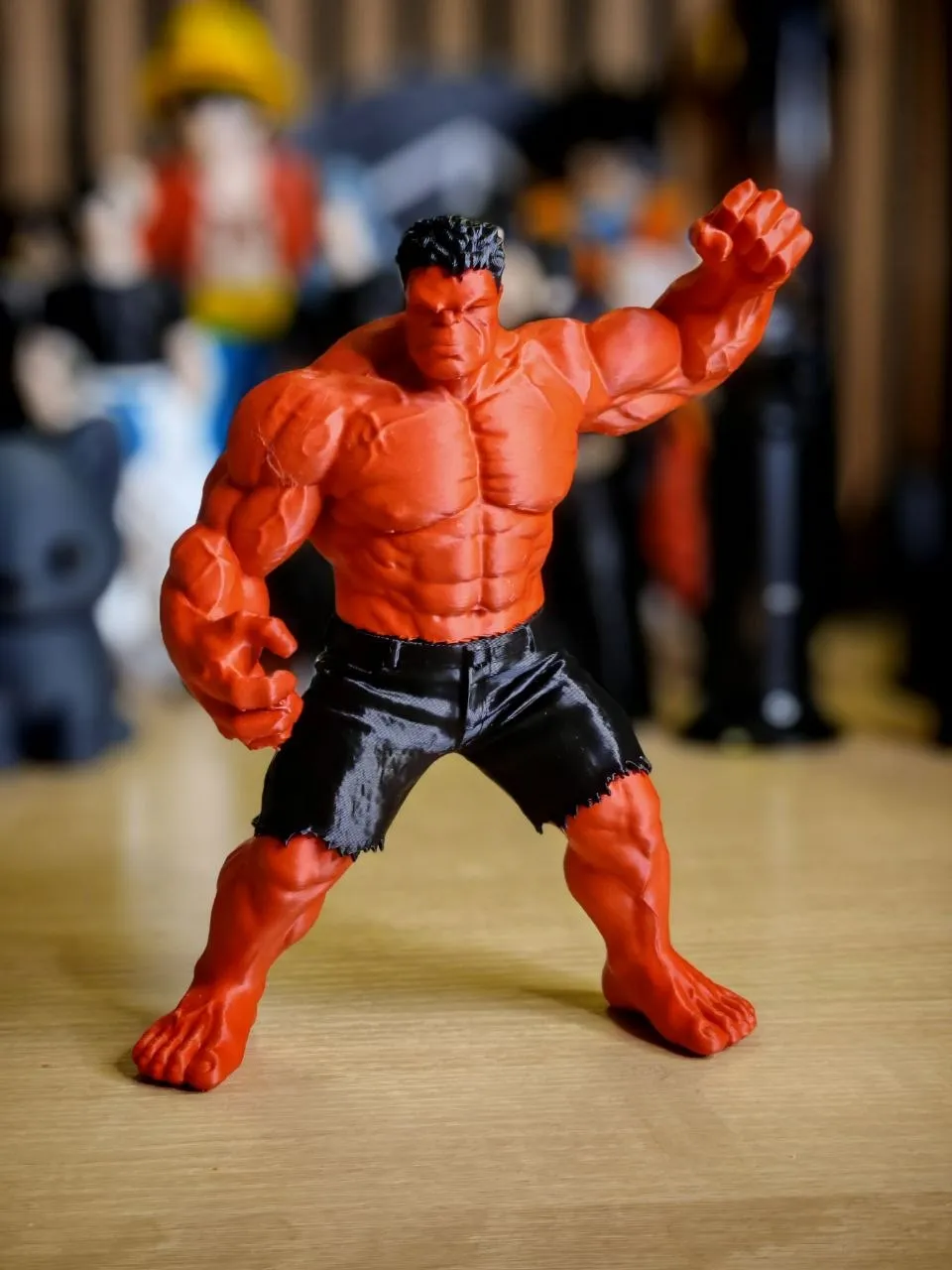 Red Hulk Battle Pose NO AMS Collectible - Free 3D Print Model - MakerWorld