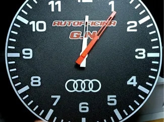 Orologio da parete Lightbox Audi
