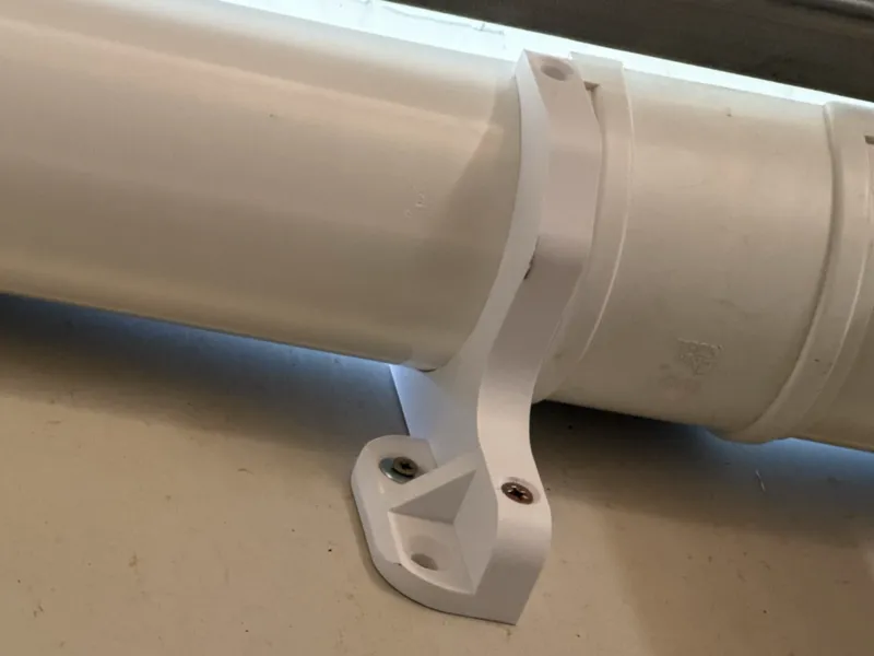 Soporte reforzado para canalón / tubo PVC Ø120 mm