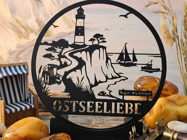 Ostseeliebe Silhouette Kreidefelsen & Leuchtturm