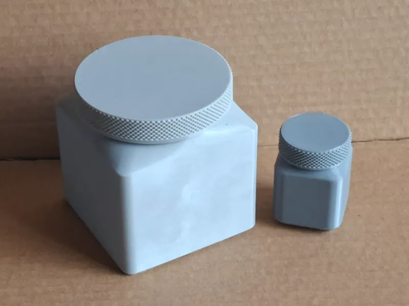 Square Jar with Seal (p)