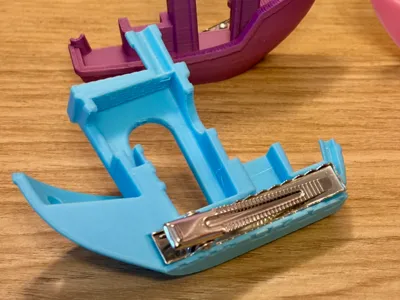 Benchy Hair Clip
