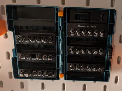 Skadis - Makita Magnetic Bit Holder Open