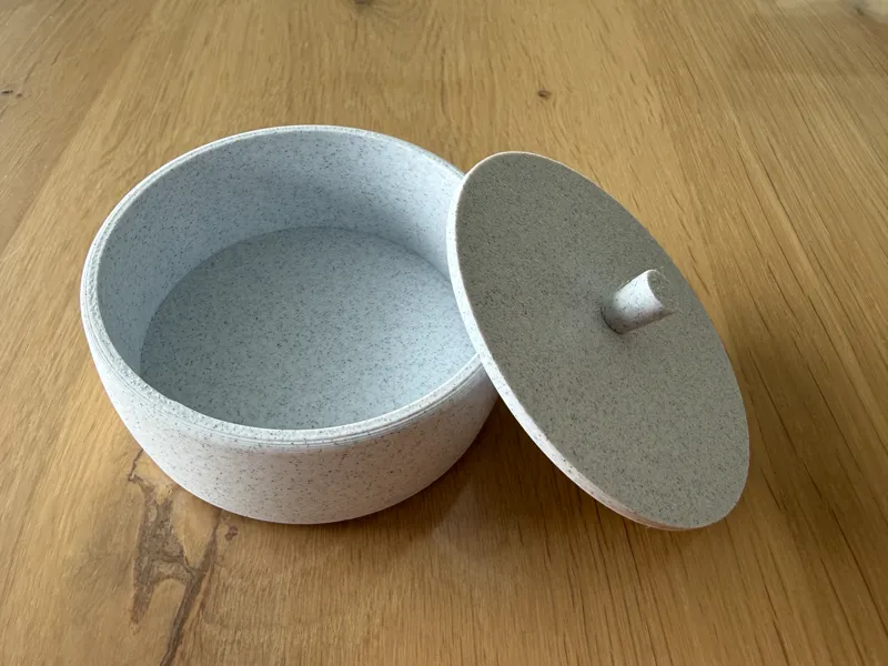 Cup with lid