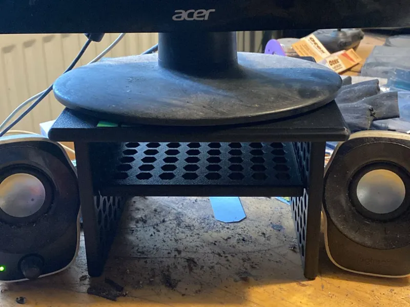 Monitor Riser push fit 