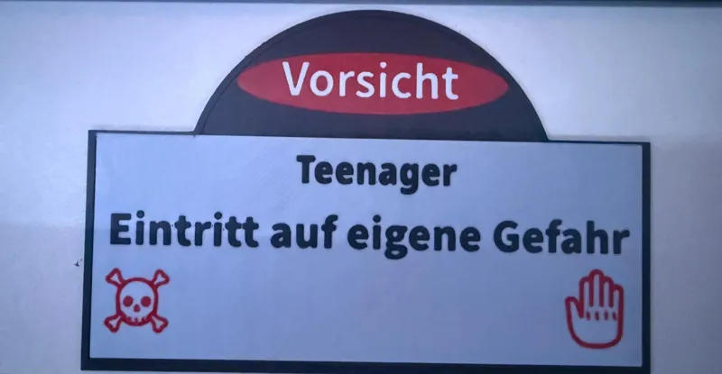 Vorsicht Teenager Eintriff auf eigene Gefahr