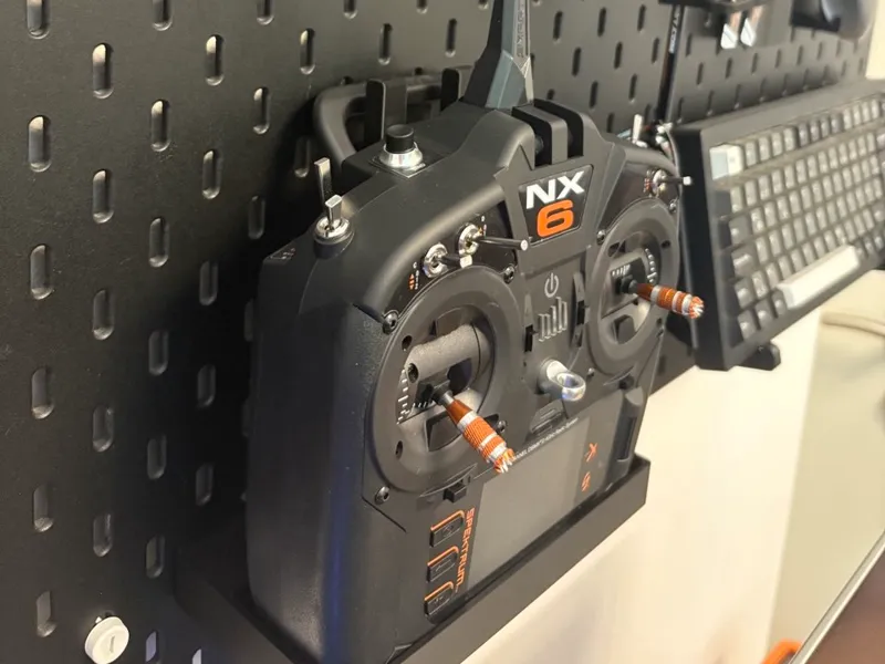 Skådis Wall Mount for Spektrum NX6