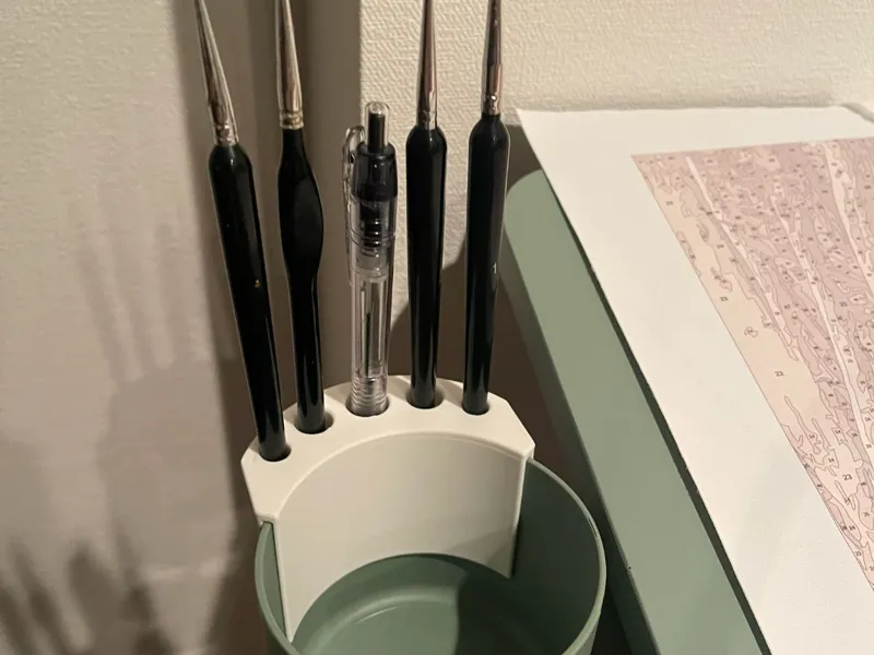 Paint Brush/Pen holder for Ikea Mittzon Desk
