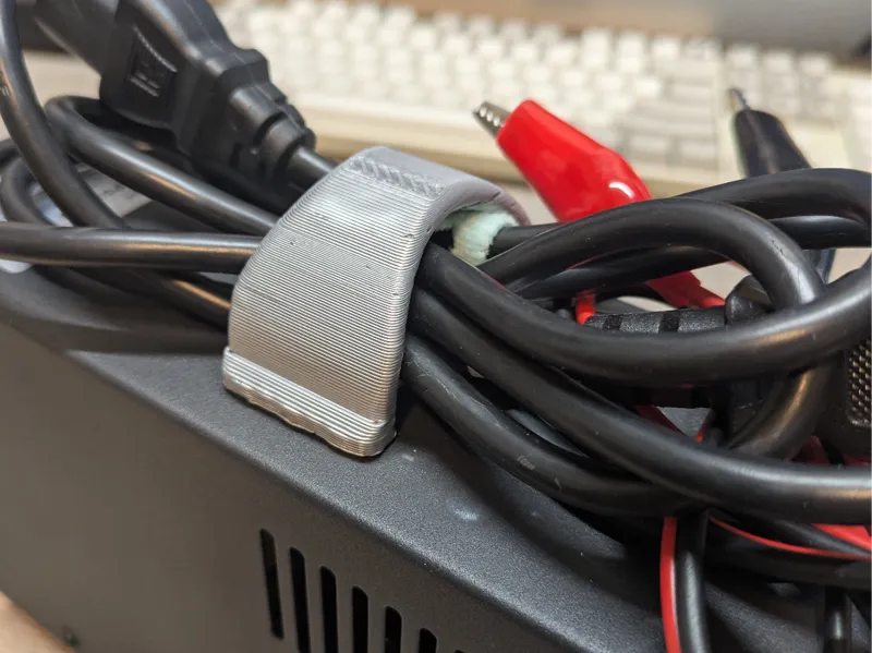 Magnetic cable management arch - 6mm magnets