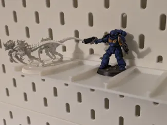 Minifigure display rack for IKEA SKADIS pegboard