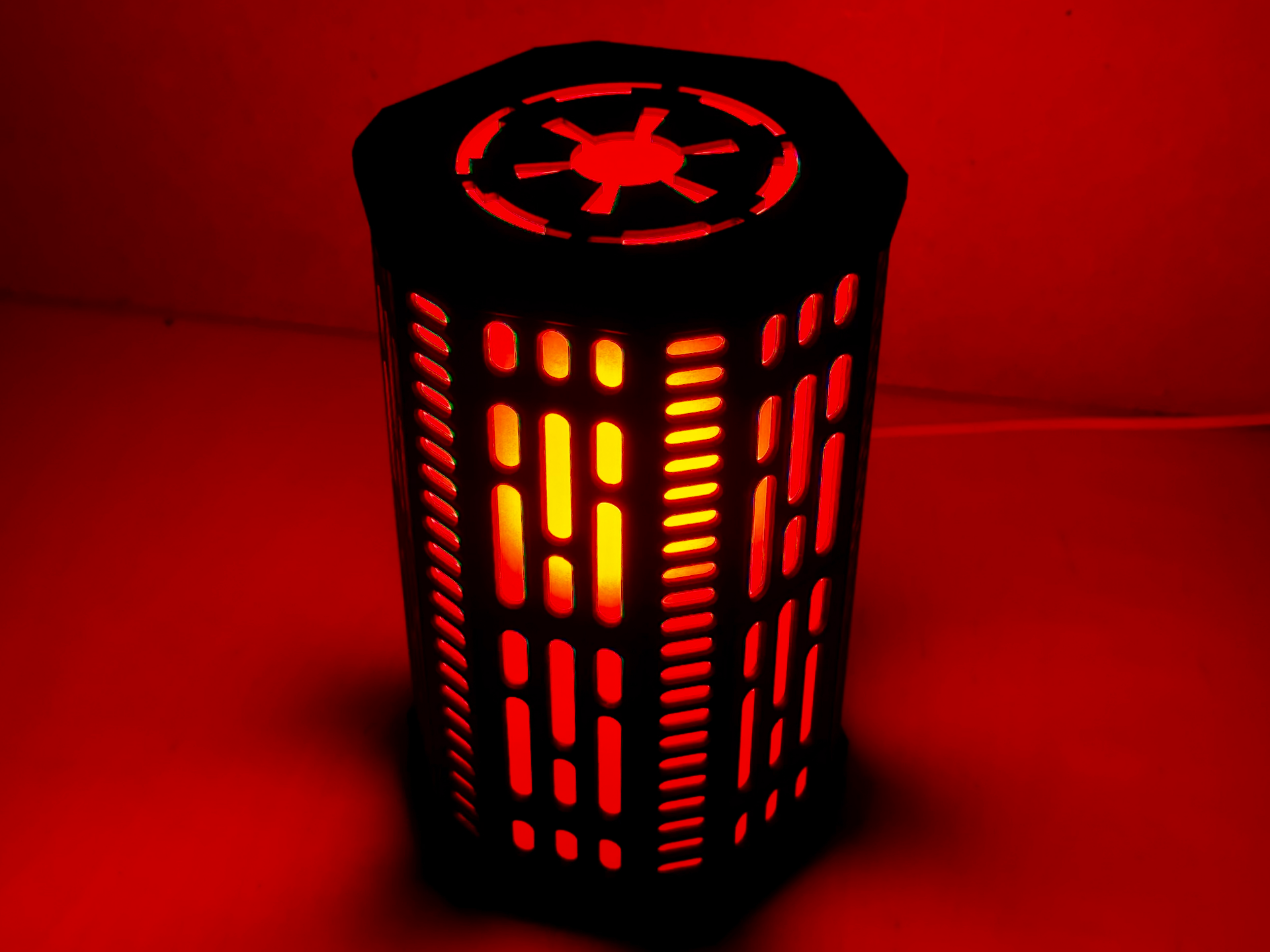 Sci-Fi Desk Lamp with Interchangeable Fandom Lids