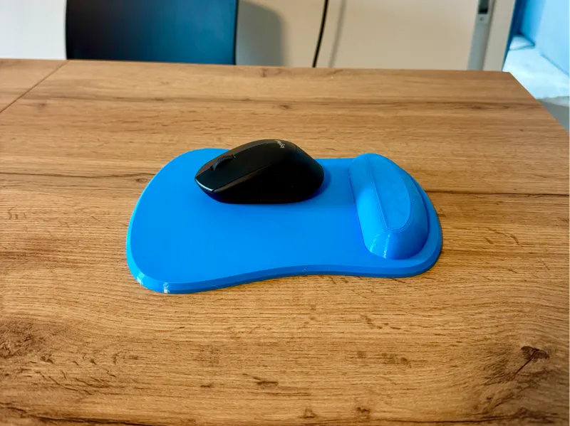 Ergonomic TPU mouse pad with wrist rest