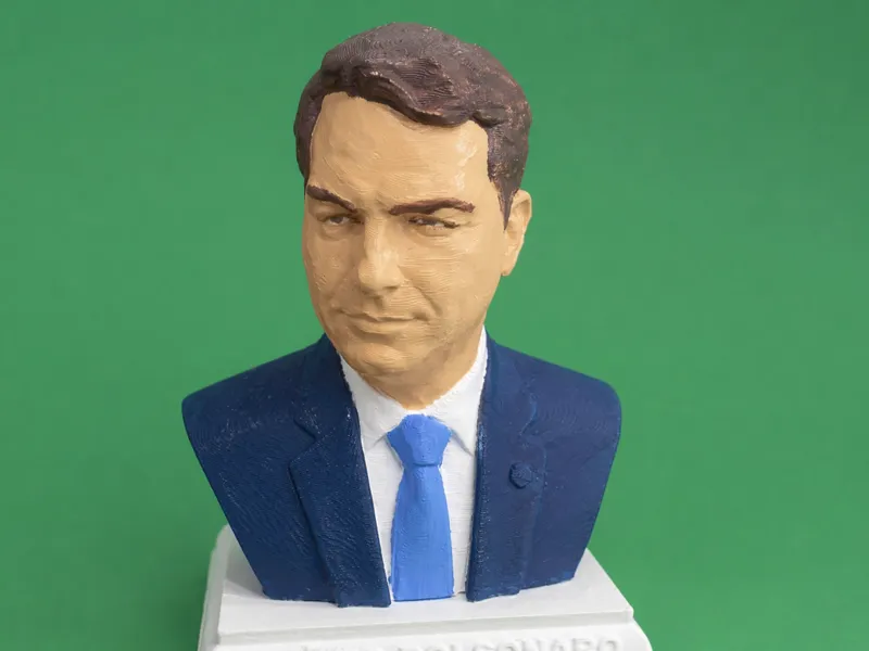 Busto Flávio Bolsonaro - 22