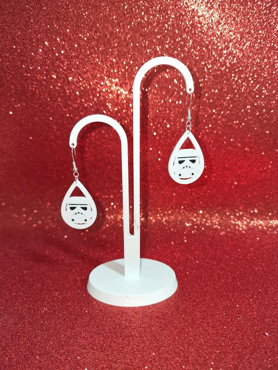 Stormtrooper in a drop earrings view 3