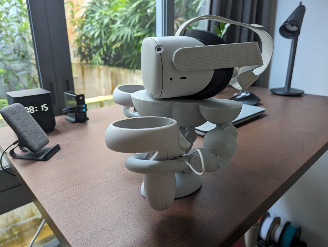 Oculus Meta Quest VR stand view 3