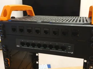 10" rack TP-Link 8 port LS108GP switch shelf 