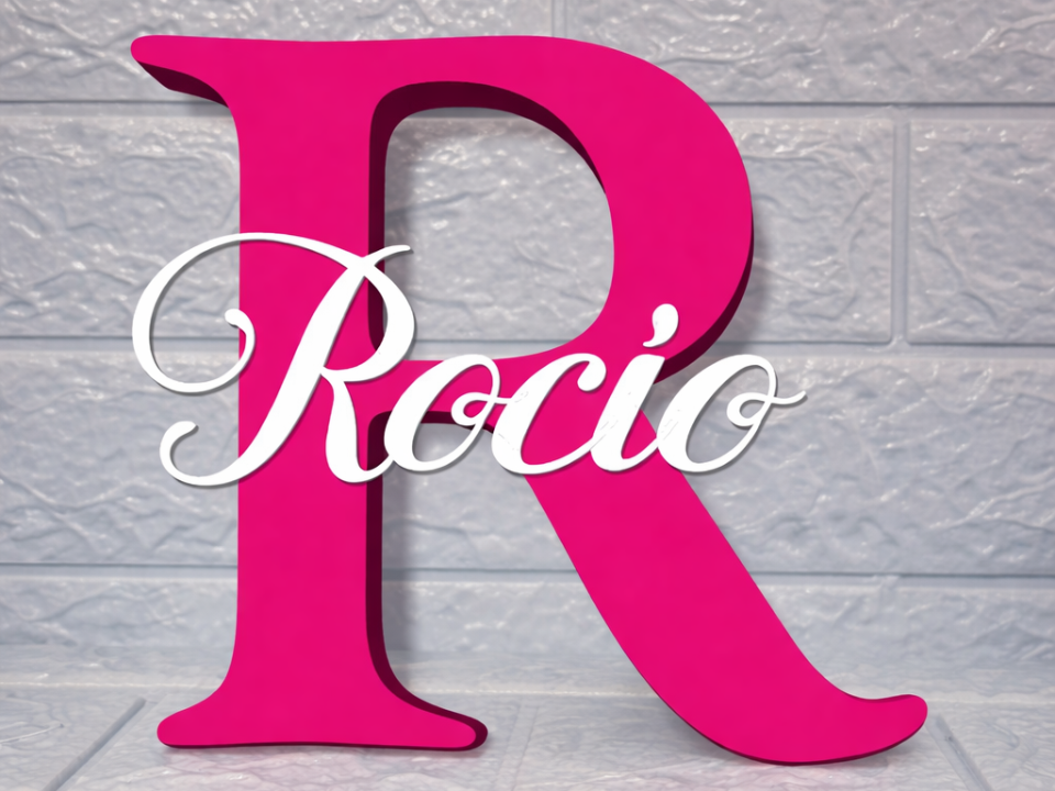 Letra R con el nombre de Rocio