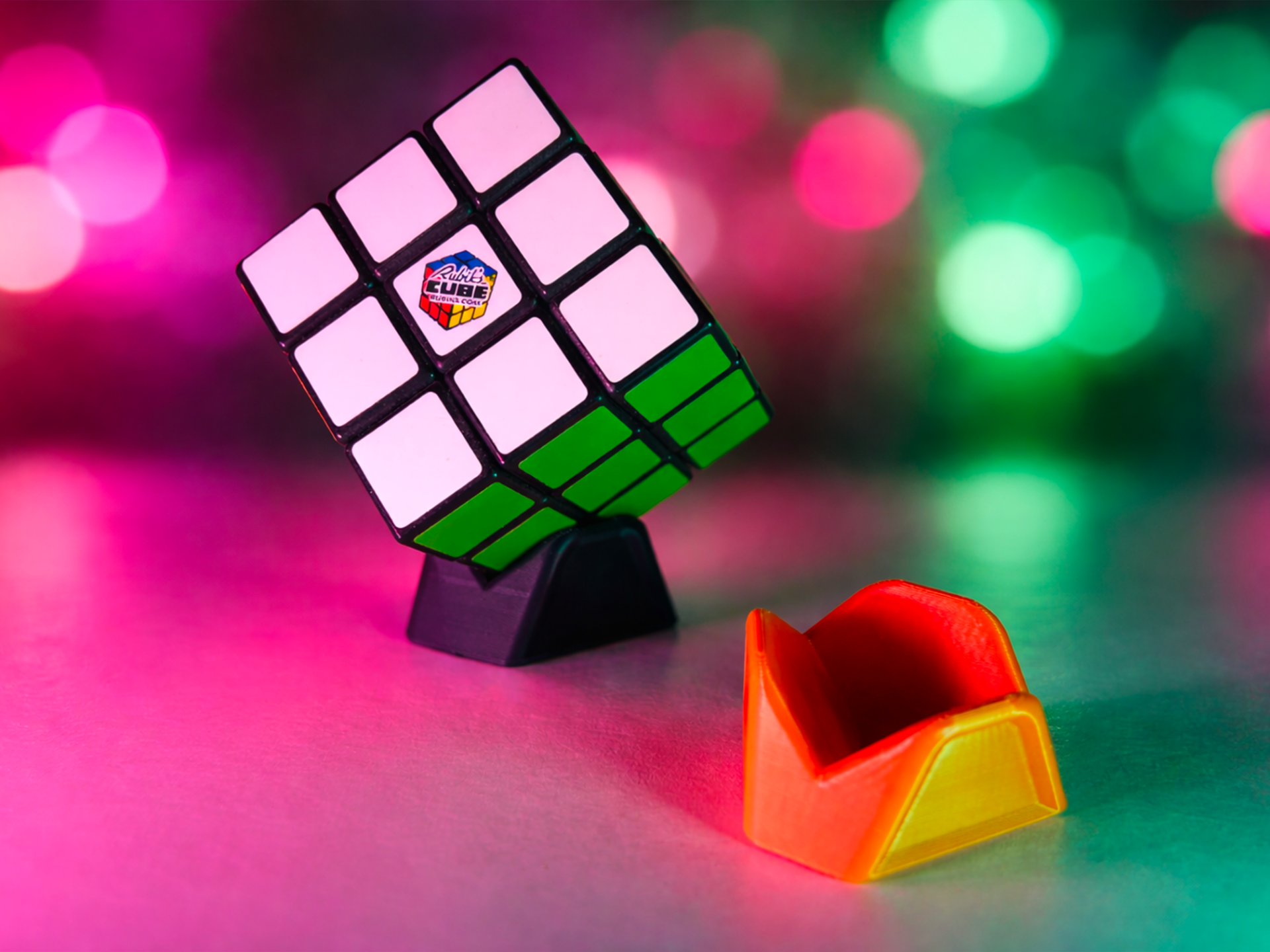 Universal Rubik’s Cube Stand