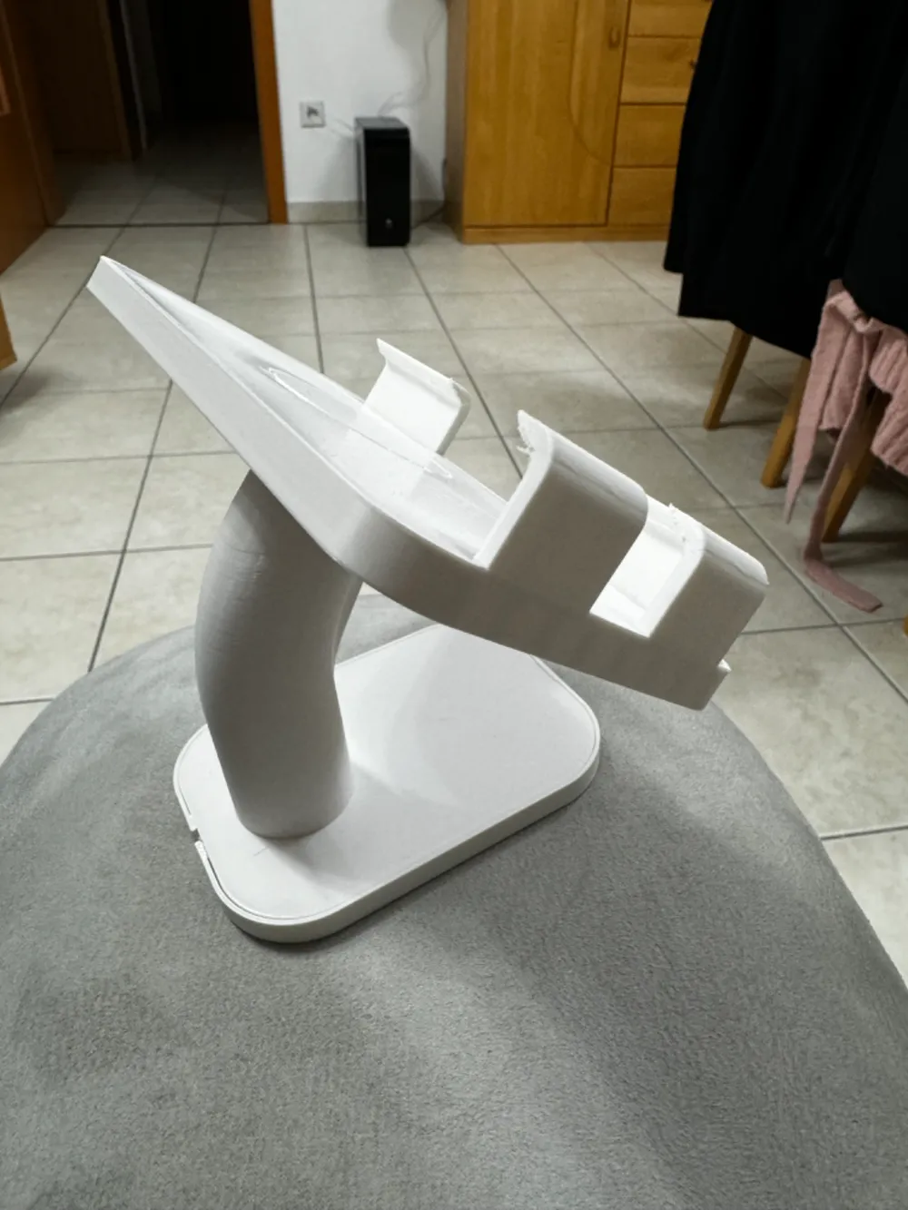 iphone 15 stand 90° rotation by lope3d - MakerWorld