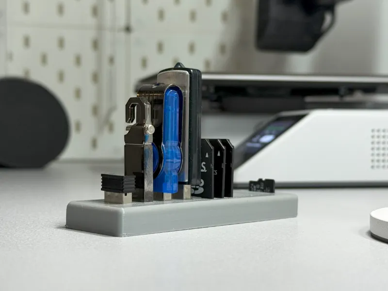 USB-Stickhalter & SD-Kartenhalter