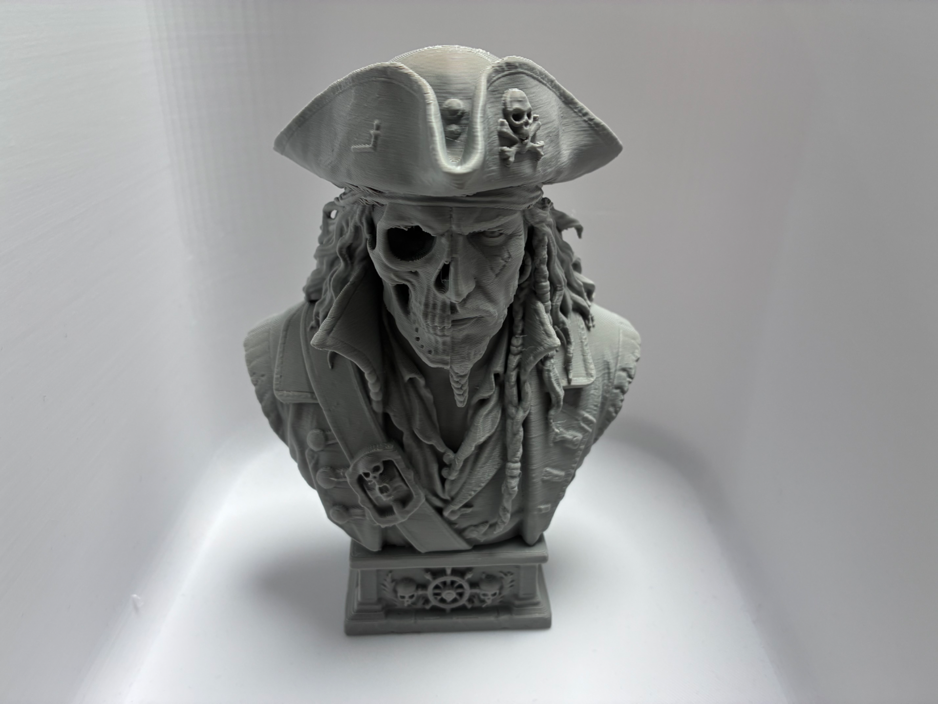 Fluch des untoten Pirat Detailreiche Piratenbüste
