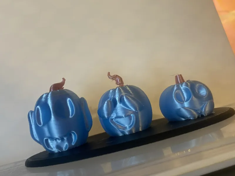 Three wise pumkins