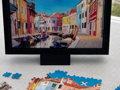 Puzzle Lid Stand