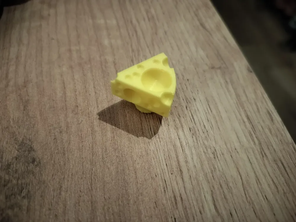Miniatura 1 do modelo 3D Cheese Croc Charm