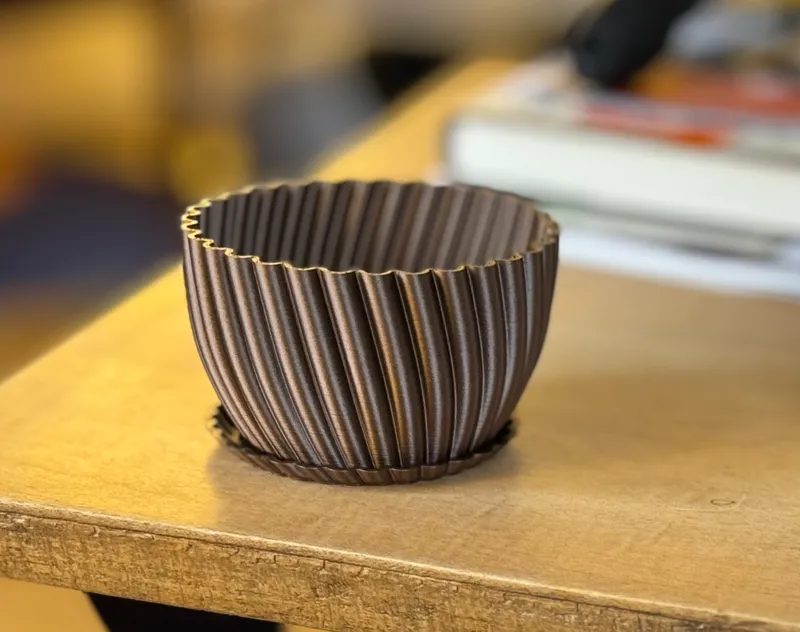 Wavy Planter Pot