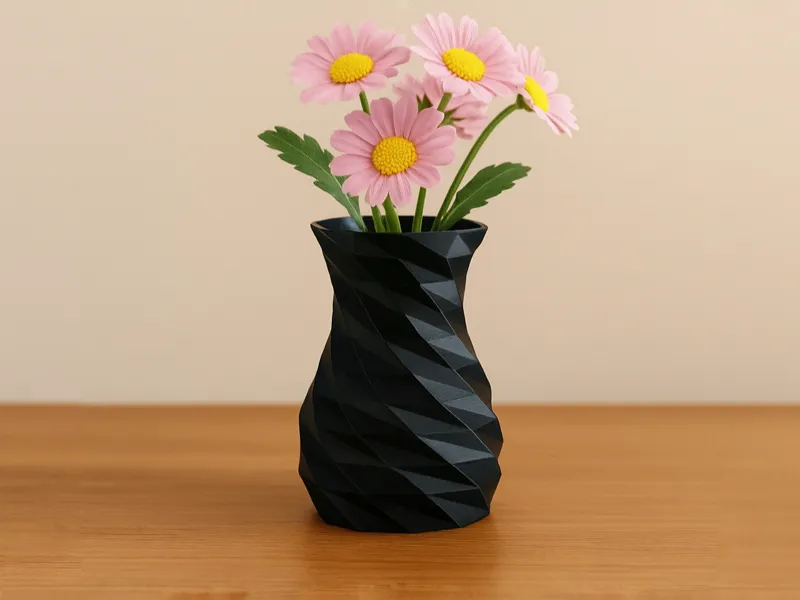 Vaso Low-Poly Nero – Design moderno