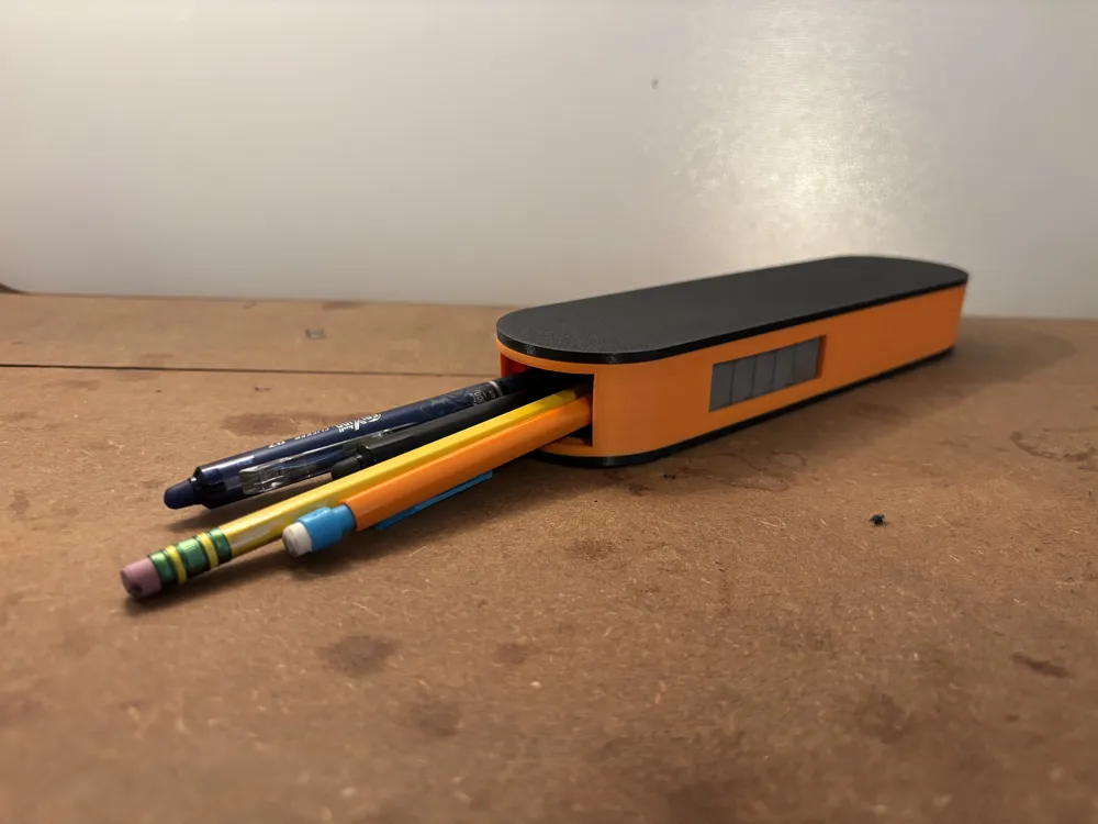Miniatura 2 do modelo 3D Shutter Pencil Case