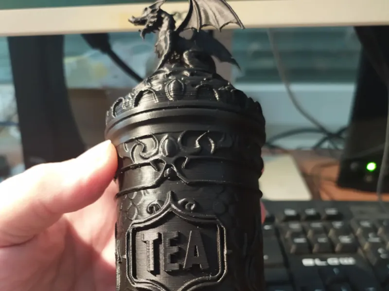 Tea container with dragon