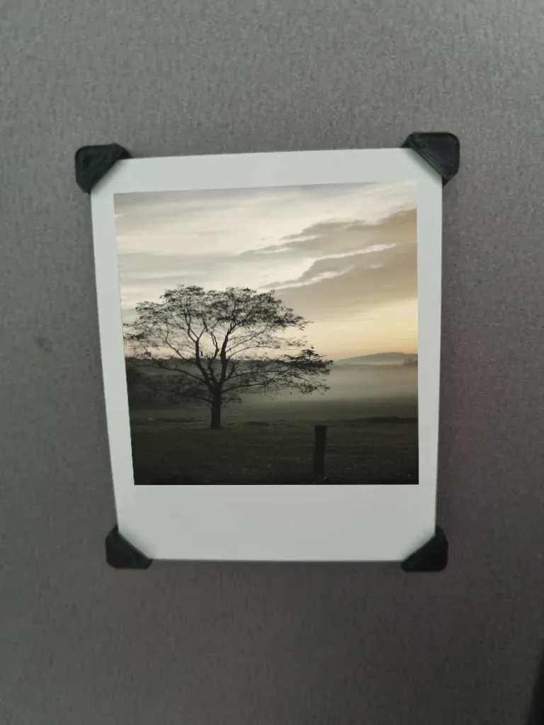 Fridge magnet frame for Polaroid GO