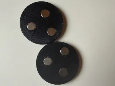 Fun sliding magnet fidget