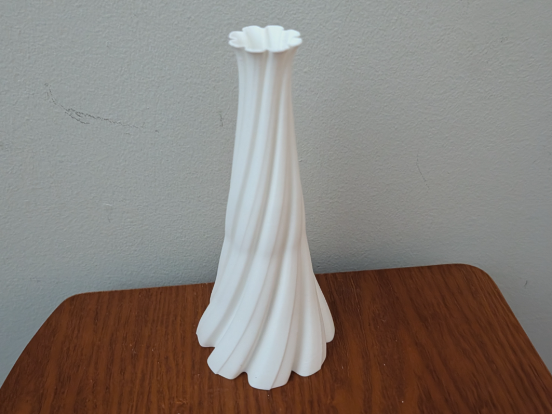 Elegant Twisted Fluted Vase | Modern Spiral Decor