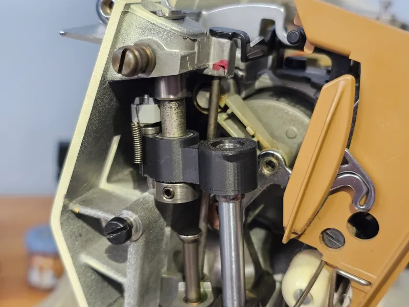 Singer Futura Series Bight Zigzag Servo Linkage 