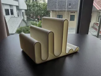 Wavy Stand